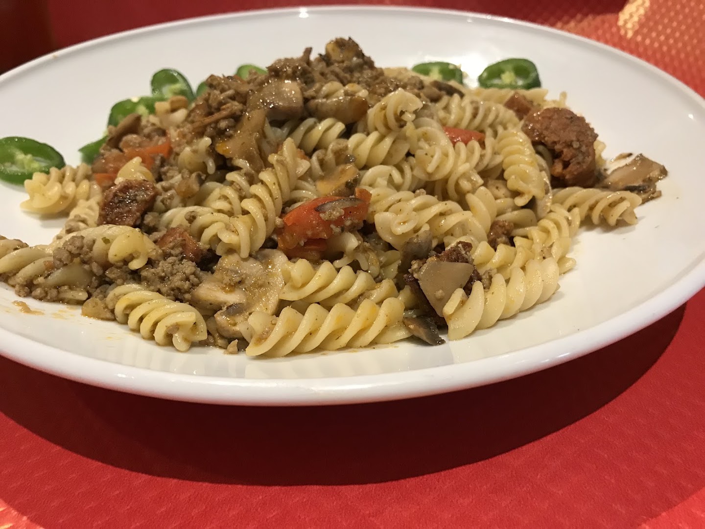 Des fusilli servis à la table de Piccola Italia